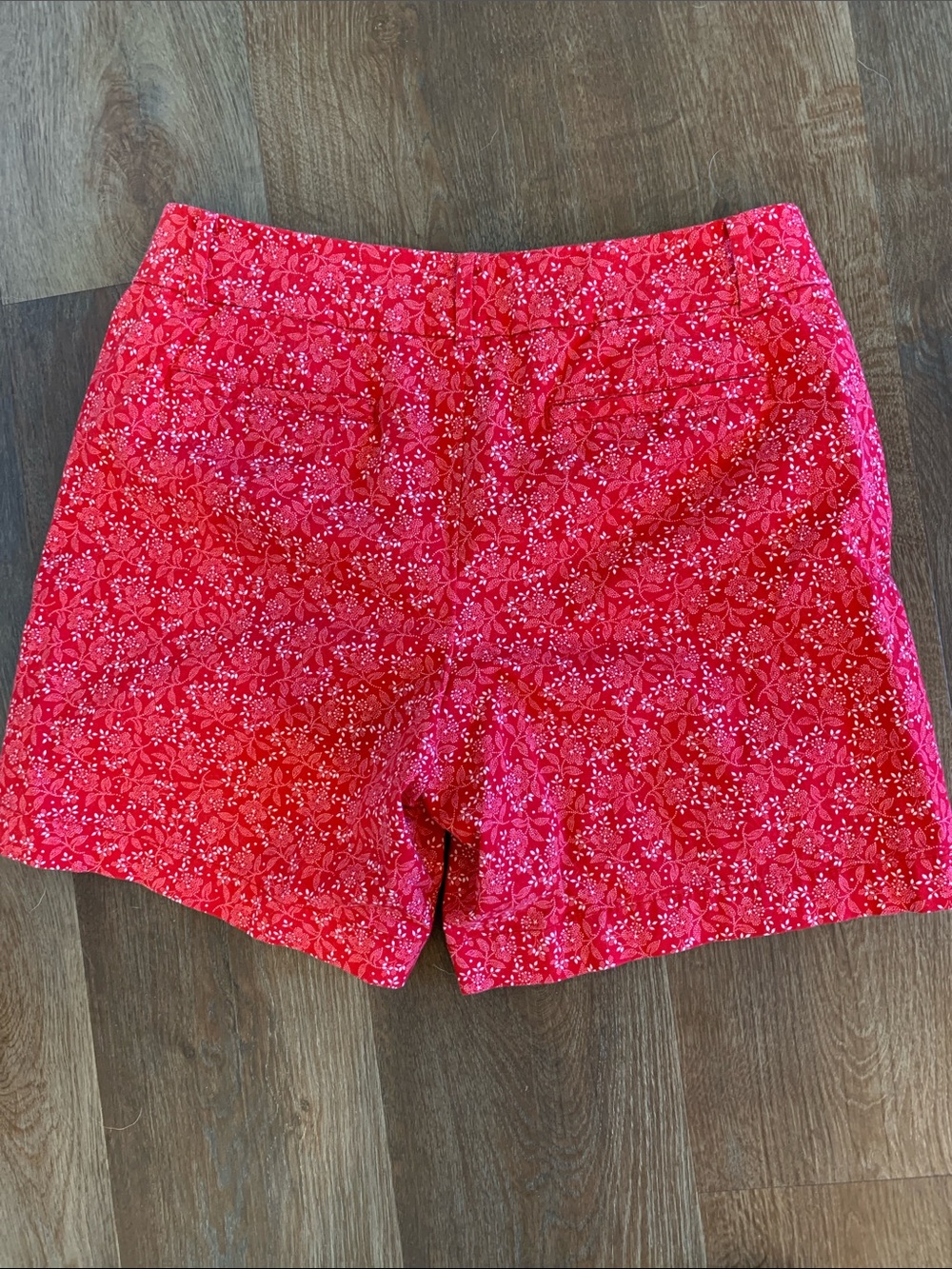 Chaps Red with White Floral Shorts 6” size 8
